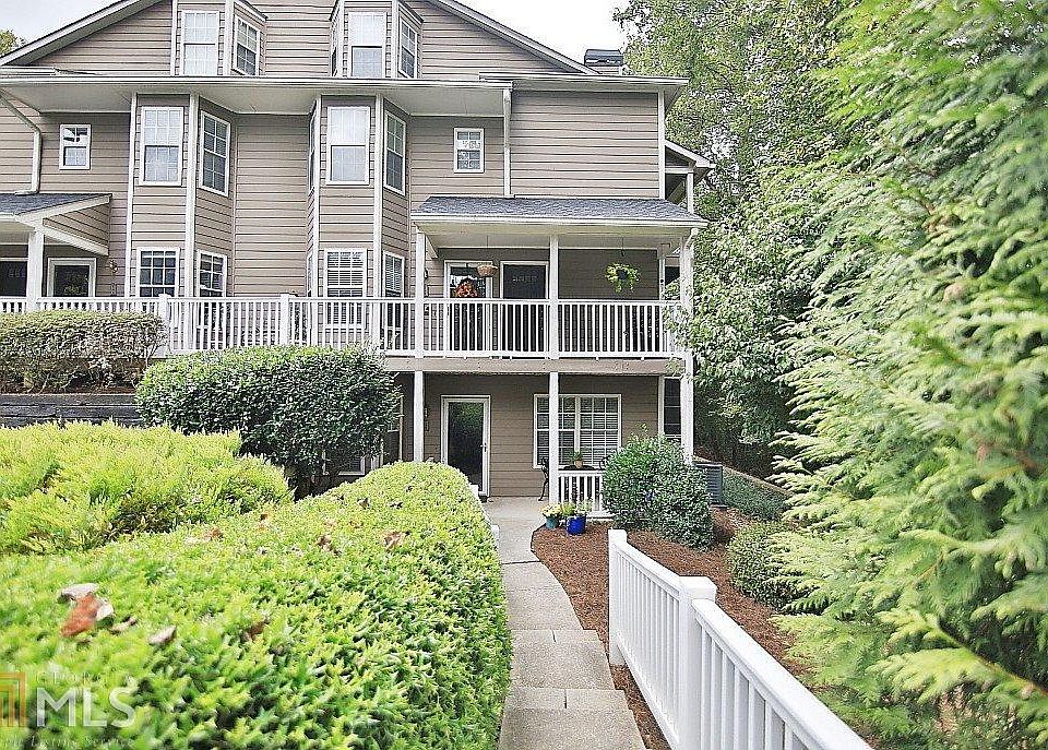 2nd image of 2139 N Forest Trl