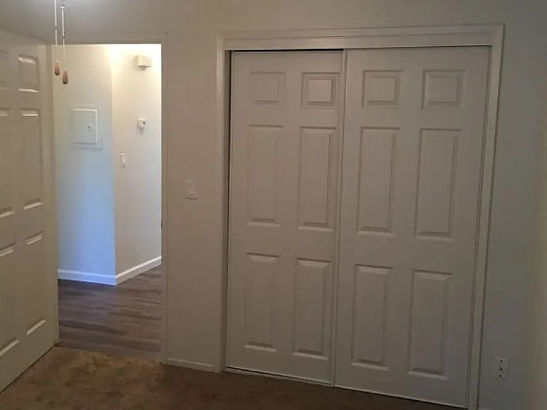 West Pointe Apartments — Photo 21