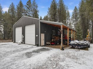 10621 N Whispering Pines Ln, Elk, WA 99009