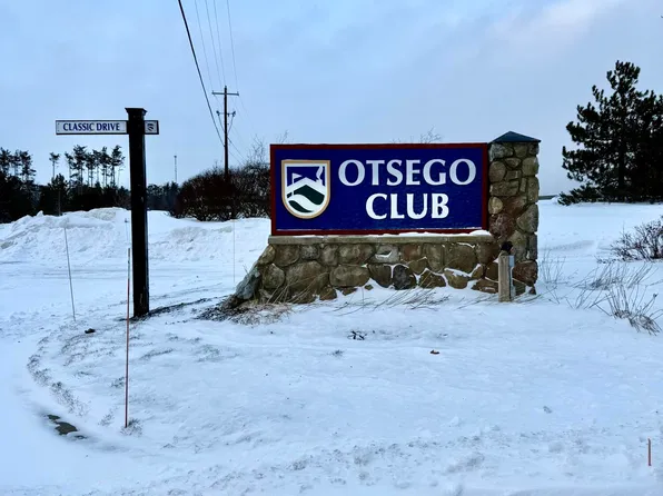 518 S Classic Dr, Gaylord, MI 49735