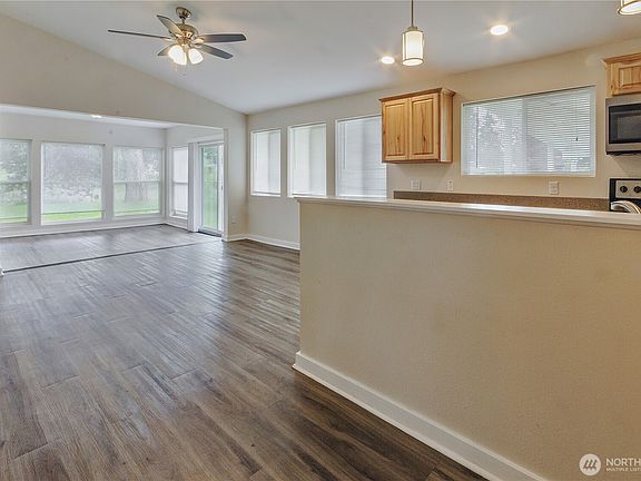 3rd image of 16537 Mimosa Court SE