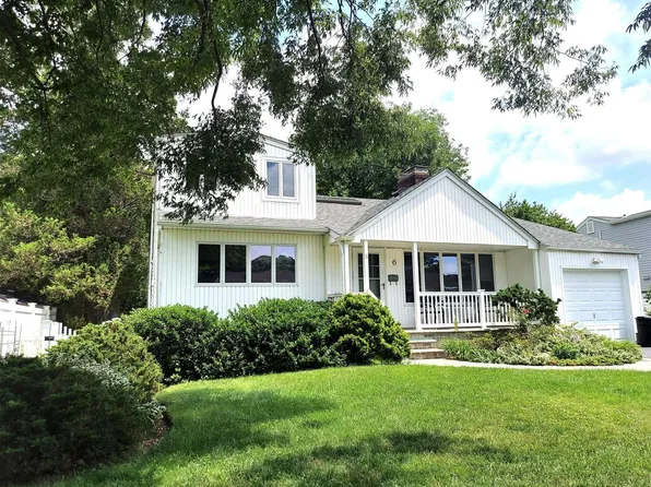 6 Greenvale Lane, Syosset, NY 11791