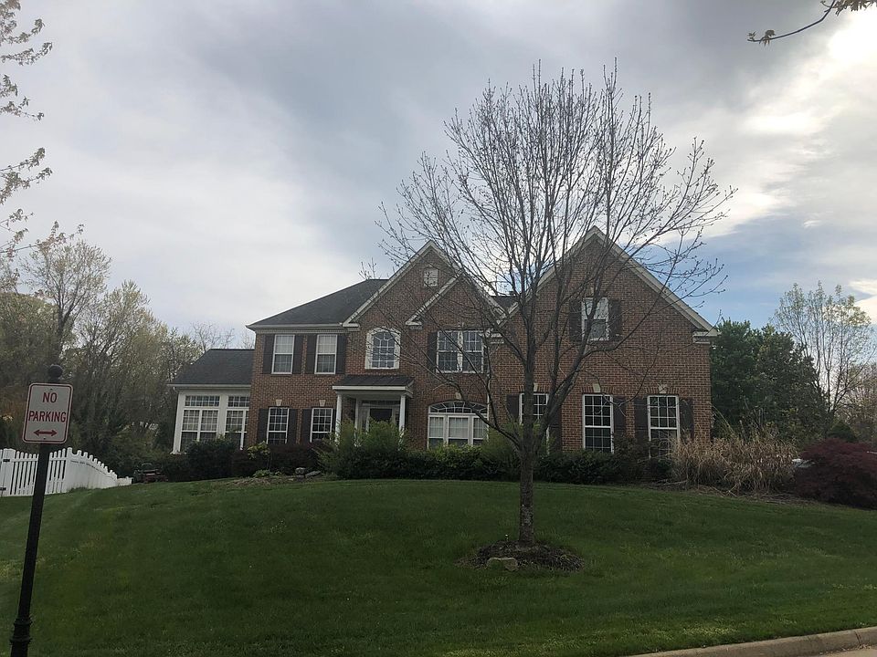 1st image of 220 Preston Dr