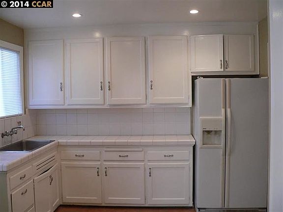 4th image of 3400 Clinton Ave