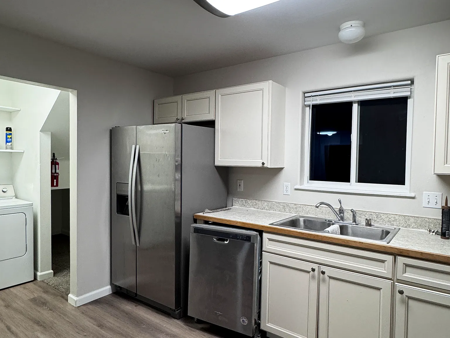 3 bed, 1.5 bath, 1425 sqft, $2,395 — Photo 3
