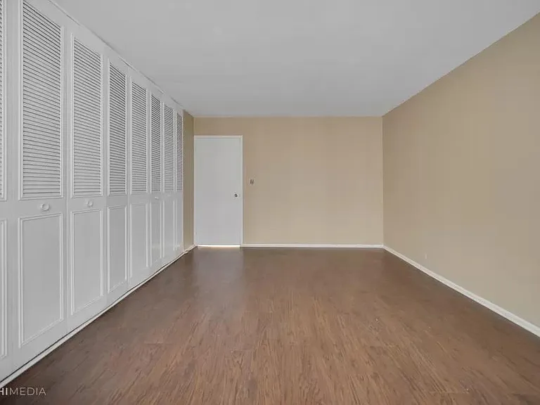 4250 N Marine Dr #1413 — Photo 16