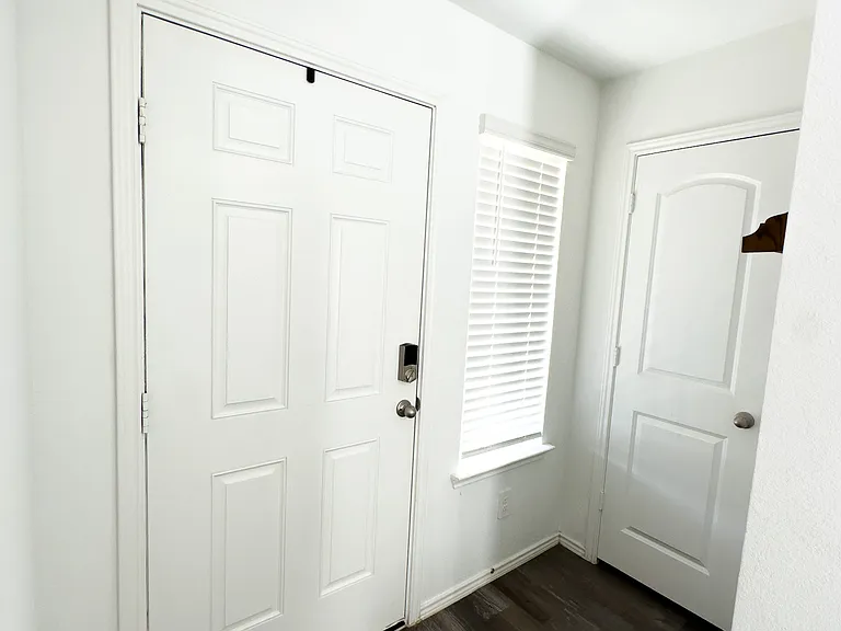 5330 Castlebury Meadows Dr — Photo 2
