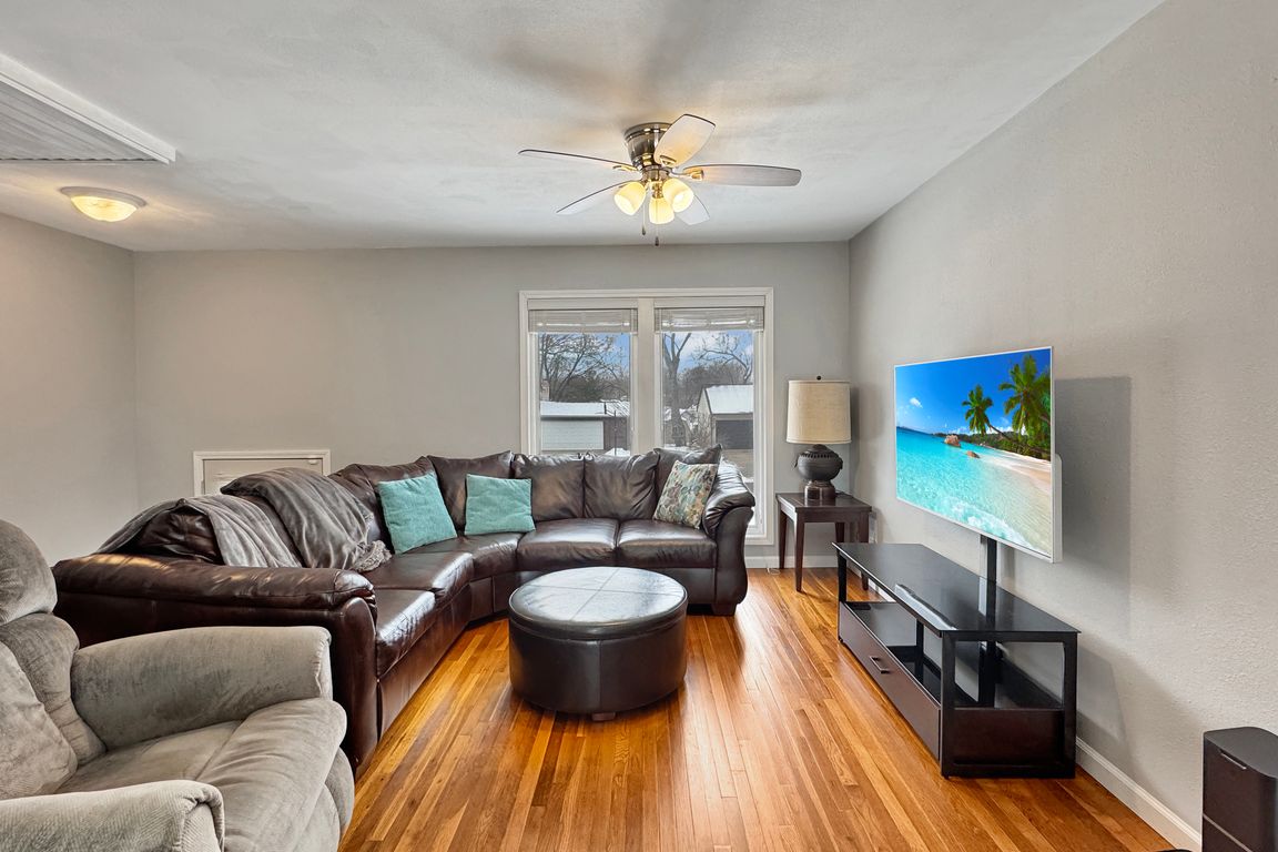 next background image