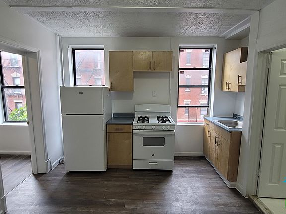 2nd image of 622 E 187th St APT 2D