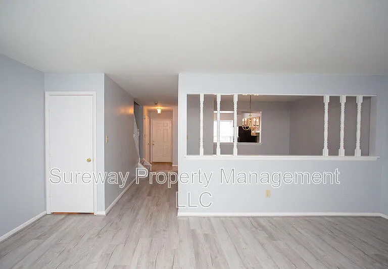 12 Grant Ln — Photo 8
