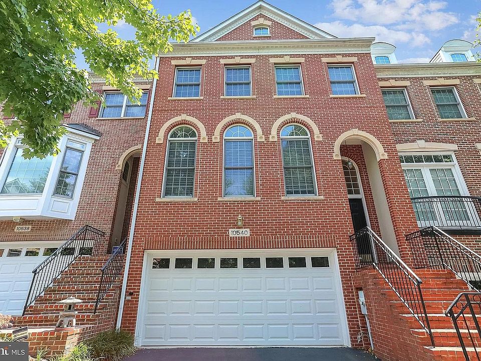 Brick front with 2 car garage
