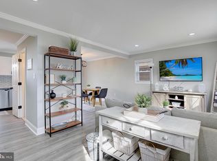 402 Salisbury Rd, Edgewater, MD 21037