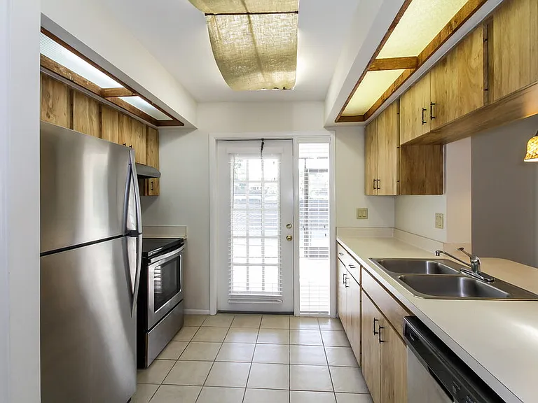 326 Montgomery Ave — Photo 7