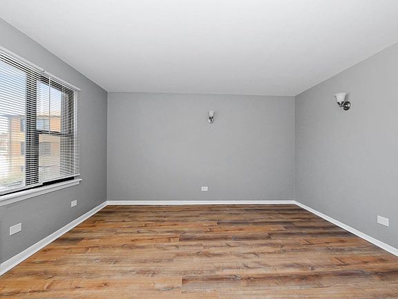 2nd image of 7900 S Paxton Ave APT 2E