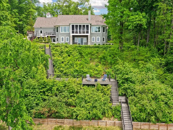 58604 E Clear Lake Rd, Three Rivers, MI 49093