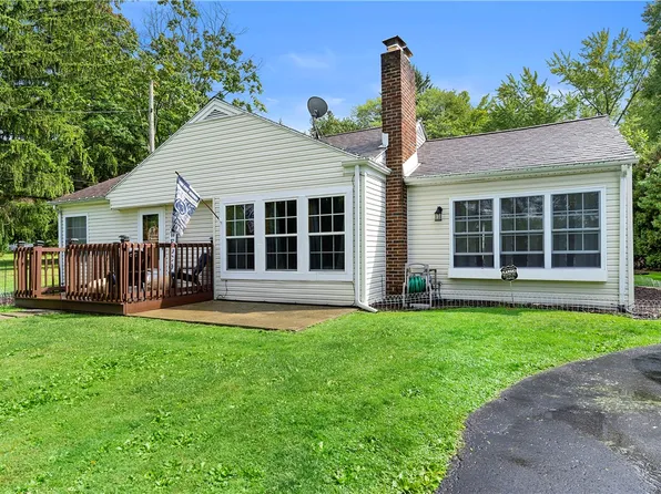 2840 Morefield Rd, Hermitage, PA 16148