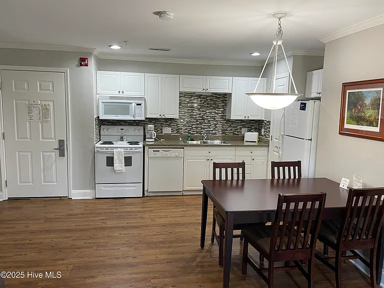 520 Little River Farm Blvd #C100 — Photo 4