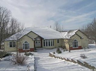 22 Pond View Dr, Oswego, NY 13126