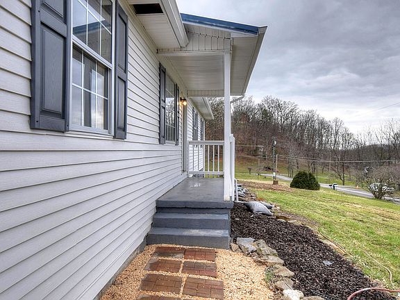 4th image of 104 Meadowstone Dr