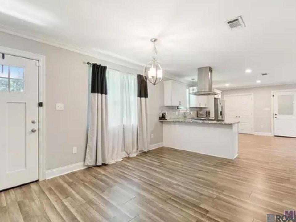 2nd image of 7425 Comite Dr