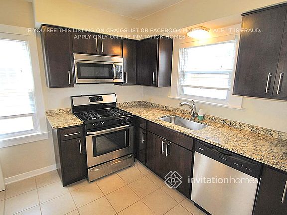 3rd image of 3242 N Oconto Ave