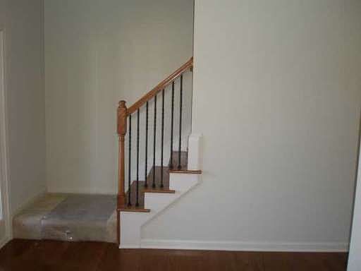 4th image of 2108 Farmdale Ct