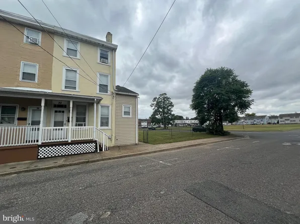 22 W 2nd St, Burlington, NJ 08016