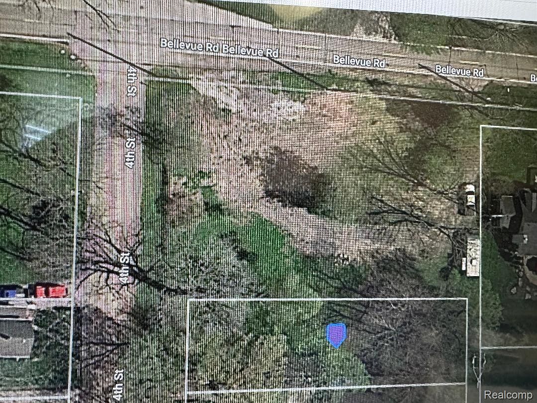 Vacant Fourth, Grosse Ile, MI 48138