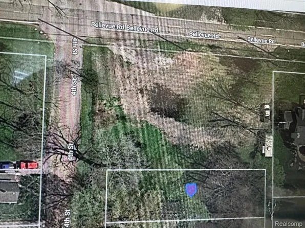 Vacant Fourth, Grosse Ile, MI 48138