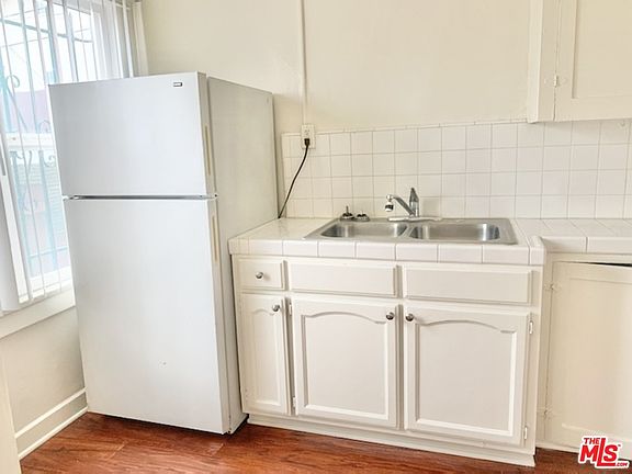 5th image of 565 N Heliotrope Dr #106A