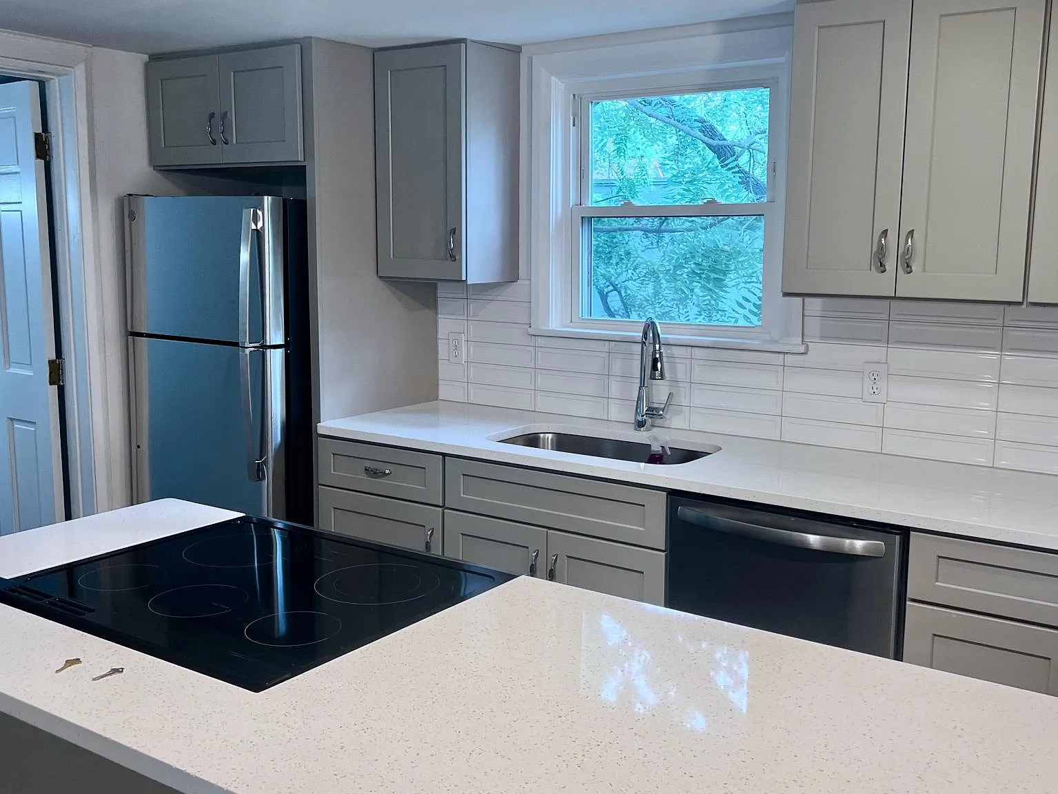 1 bed, 950 sqft, $1,750 — Photo 4