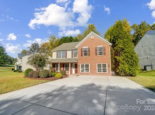 2109 Thorncrest Dr, Waxhaw, NC 28173