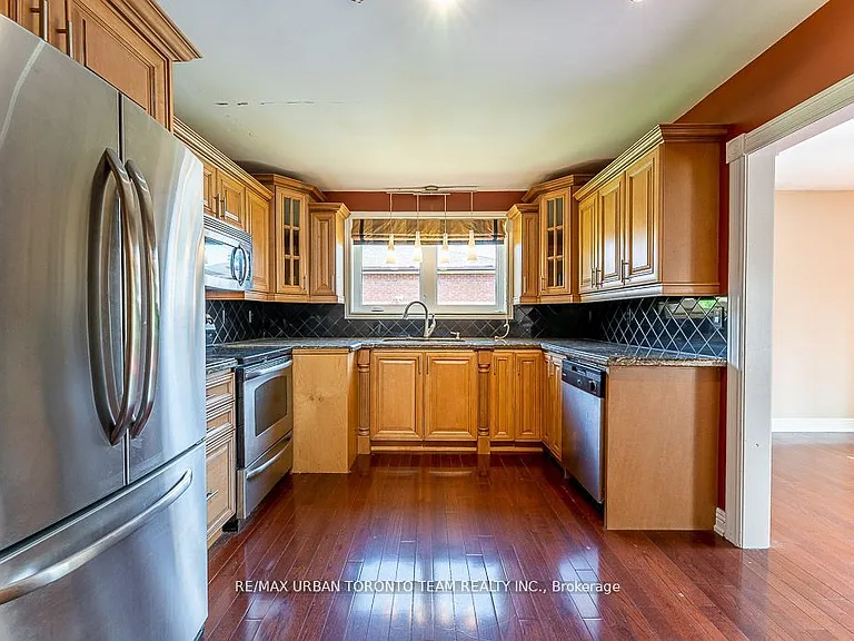 35 Brumwell St — Photo 7