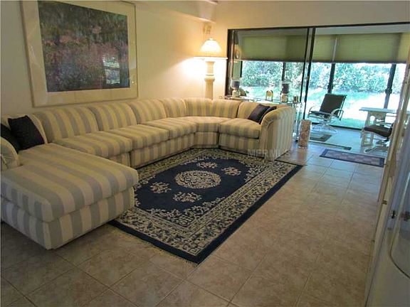 4th image of 116 Southampton Pl #238