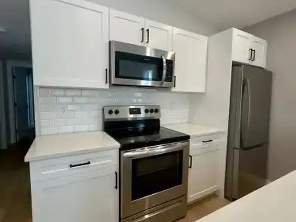 462 Rosedale Ave #1A, Winnipeg, MB R3L 1M3