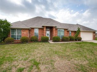 876 Rolling Meadow Dr, Lavon, TX 75166