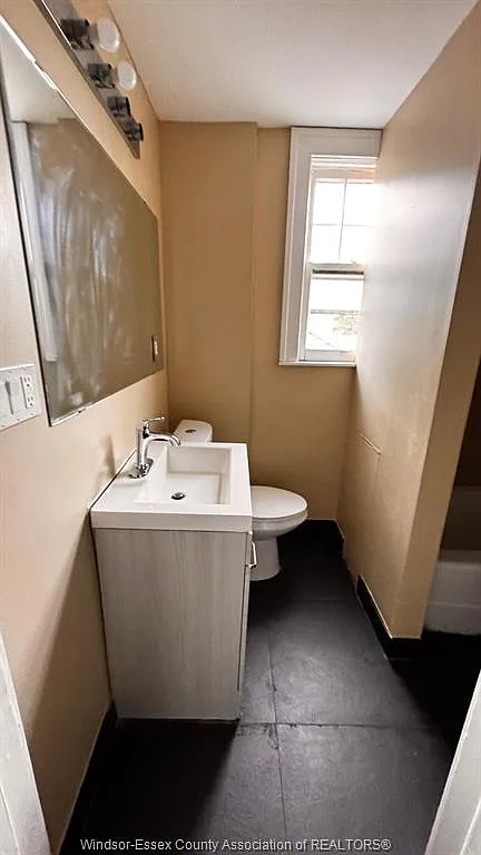4 bed, 1.5 bath, $2,000 — Photo 4