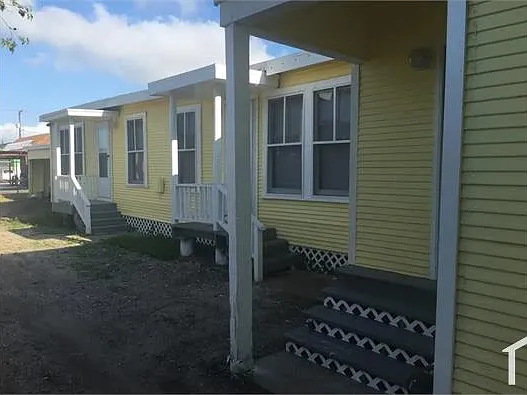 2 bed, 960 sqft, $1,200 — Photo 2