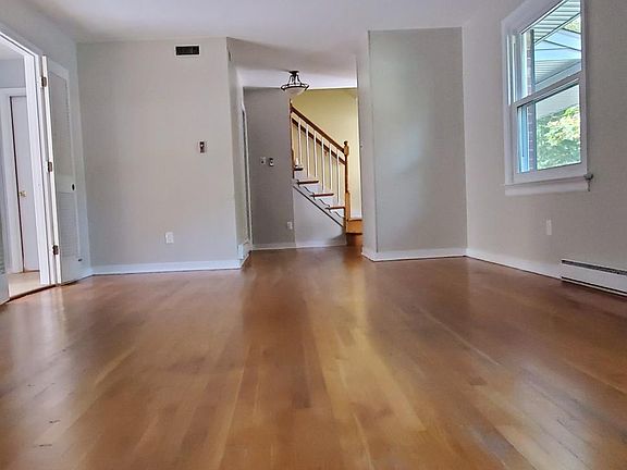 3rd image of 2149 Woodmont Dr