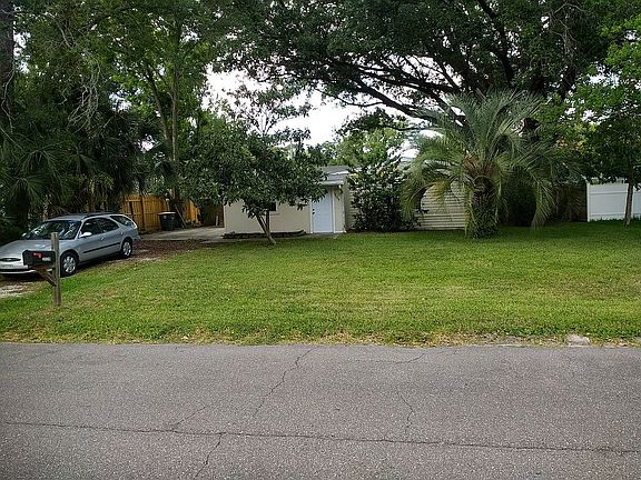 2nd image of 3539 Formosa Dr