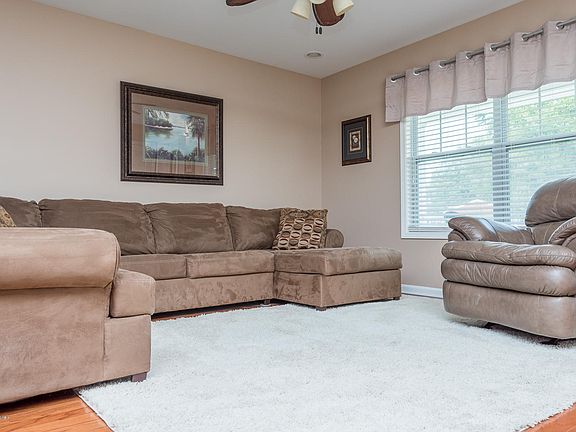 5th image of 6214 Hillcrest Ct