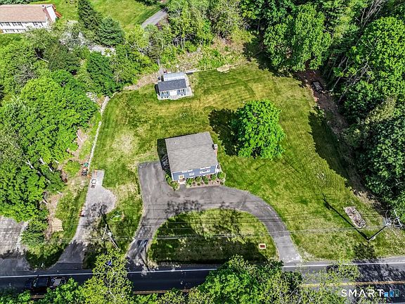 2nd image of 19 Botsford Hill Road
