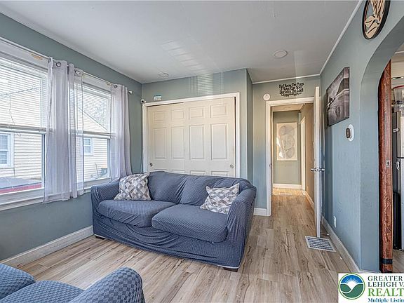 3rd image of 4104 Bayard St