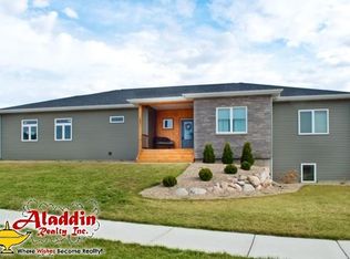 405 Keidel Trl SW, Mandan, ND 58554