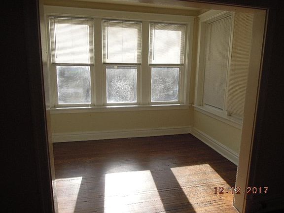 3rd image of 4951 Laclede Ave APT 1E