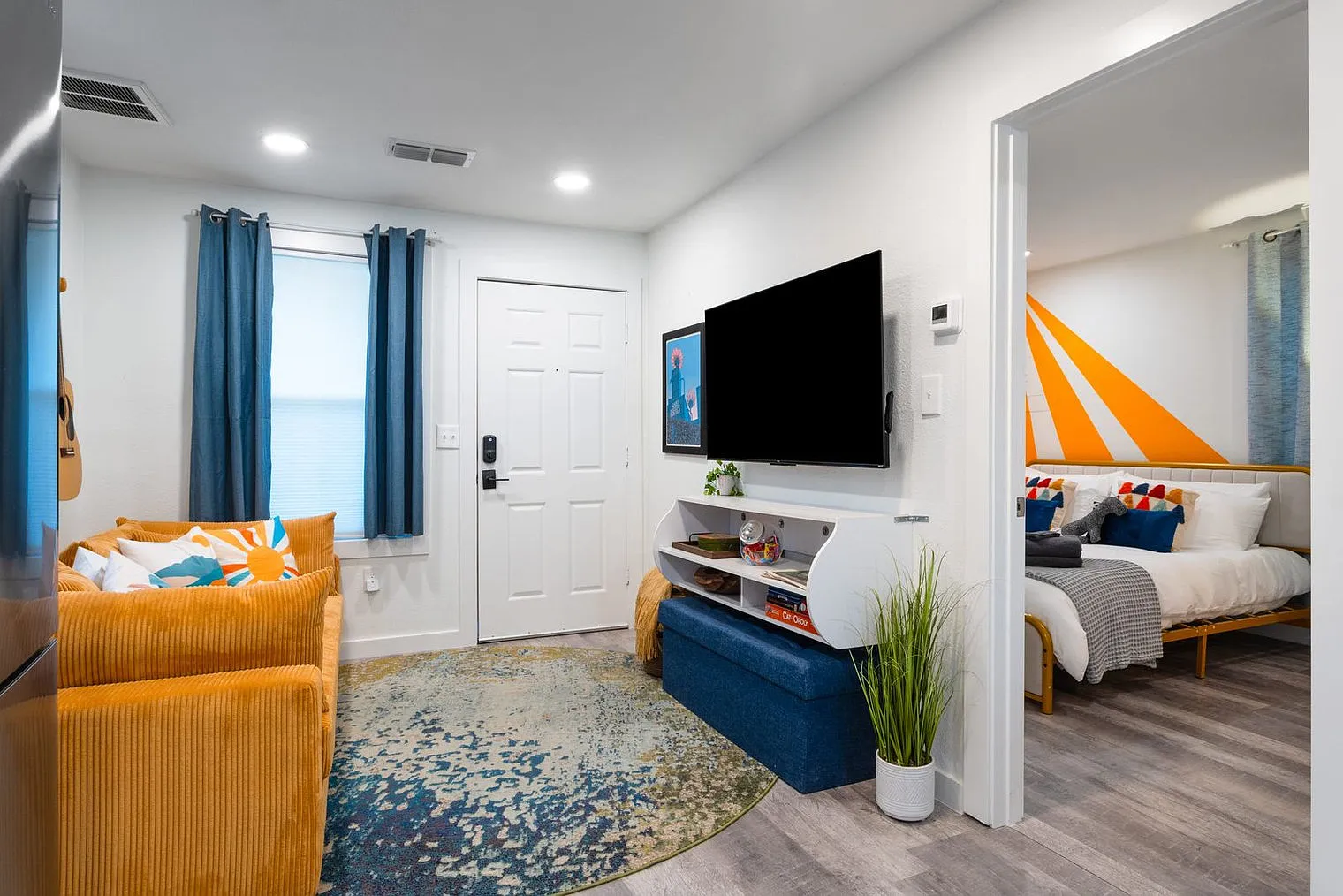 1 bed, 1.0 bath, 398 sqft, $2,705 — Photo 4