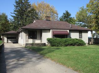 219 W Graham St, Dixon, IL 61021