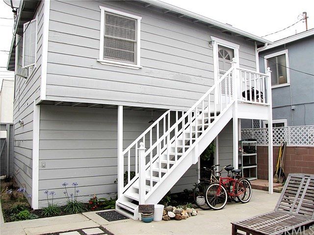 2nd image of 119 42nd St