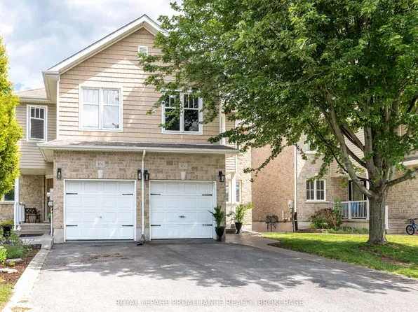 974 Swanfield St, Kingston, ON K7M 0A6