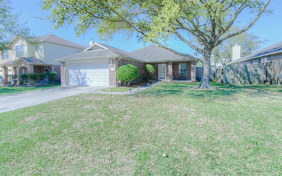 1st image of 7826 Fallen Oak Ln